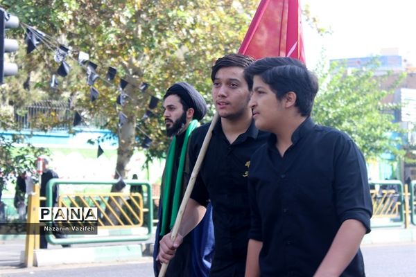 وداع باشکوه عزاداران حسینی با پیکر مطهر شهیدان هشت سال دفاع مقدس