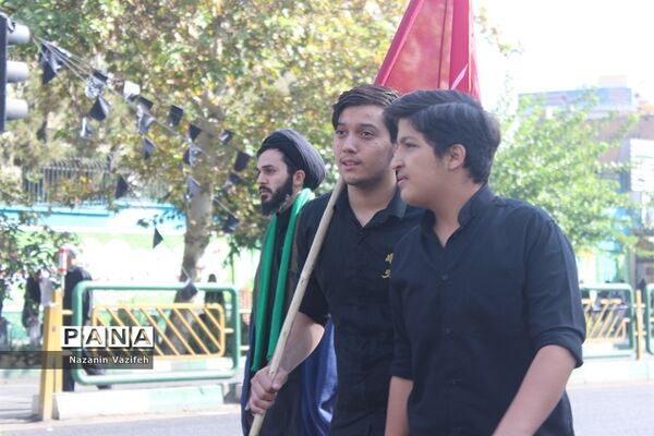 وداع باشکوه عزاداران حسینی با پیکر مطهر شهیدان هشت سال دفاع مقدس