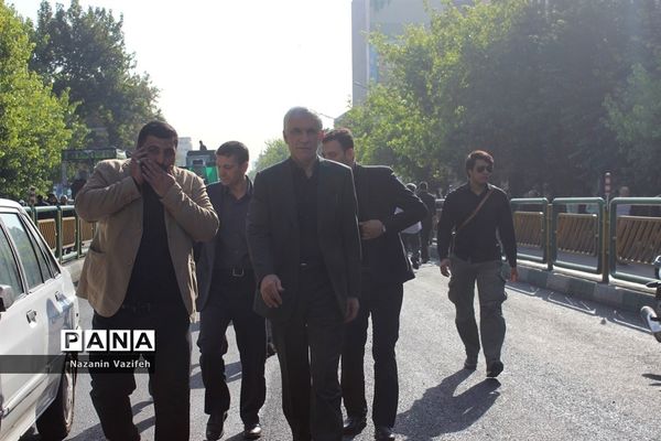 وداع باشکوه عزاداران حسینی با پیکر مطهر شهیدان هشت سال دفاع مقدس