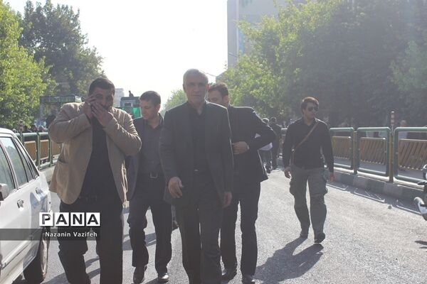 وداع باشکوه عزاداران حسینی با پیکر مطهر شهیدان هشت سال دفاع مقدس