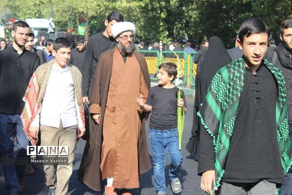 وداع باشکوه عزاداران حسینی با پیکر مطهر شهیدان هشت سال دفاع مقدس