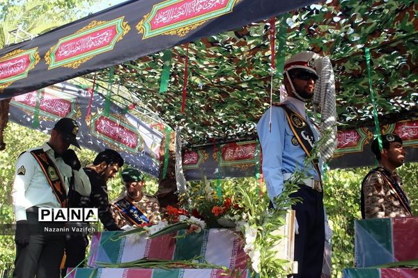 وداع باشکوه عزاداران حسینی با پیکر مطهر شهیدان هشت سال دفاع مقدس