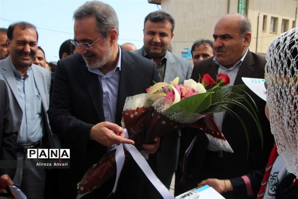 استقبال پیشتازان دختر مازندران از وزیر آموزش‌وپرورش در نوشهر