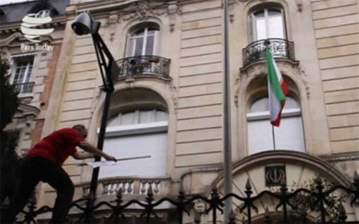 تعرض به سفارت ایران در پاریس
