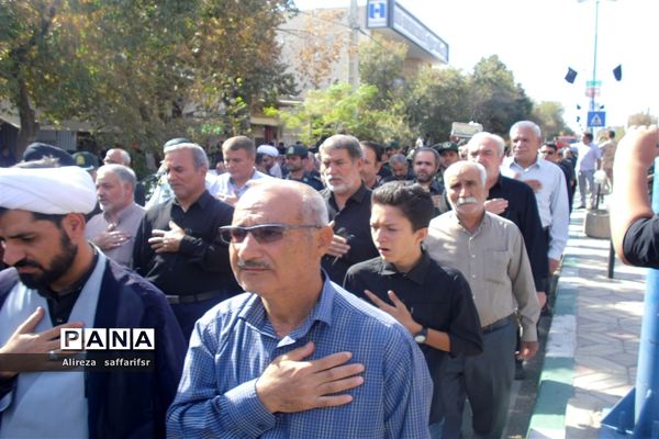 سوگواره «احلی‌من‌العسل» همراه با تشییع پیکر شهید گمنام در اردستان