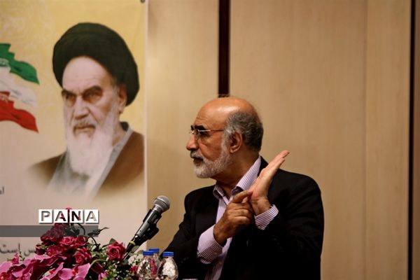 مراسم تجلیل از افتخار آفرین های کنکور 1397 و المپیاد های 2018