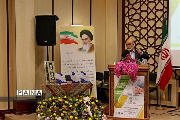مراسم تجلیل از افتخار آفرین های کنکور 1397 و المپیاد های 2018