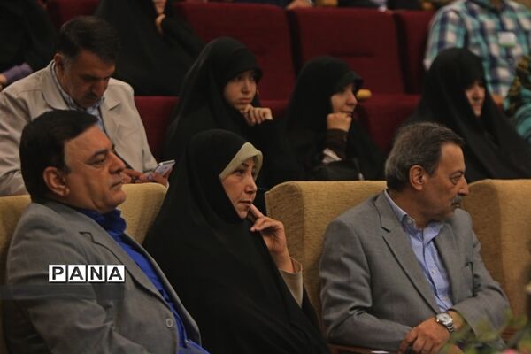 مراسم تجلیل از افتخار آفرین های کنکور 1397 و المپیاد های 2018