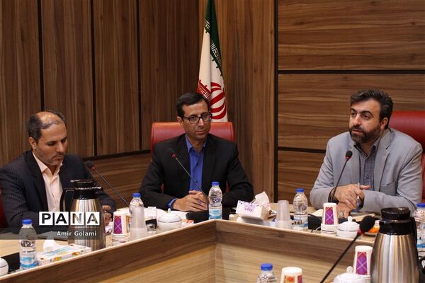 جلسه تشریح دستور العمل ساماندهی نیروی انسانی حوزه معاونت پرورشی و فرهنگی شهرستانهای استان تهران