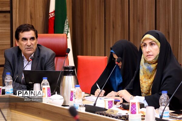 جلسه تشریح دستور العمل ساماندهی نیروی انسانی حوزه معاونت پرورشی و فرهنگی شهرستانهای استان تهران