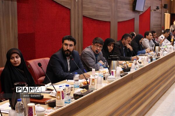 جلسه تشریح دستور العمل ساماندهی نیروی انسانی حوزه معاونت پرورشی و فرهنگی شهرستانهای استان تهران