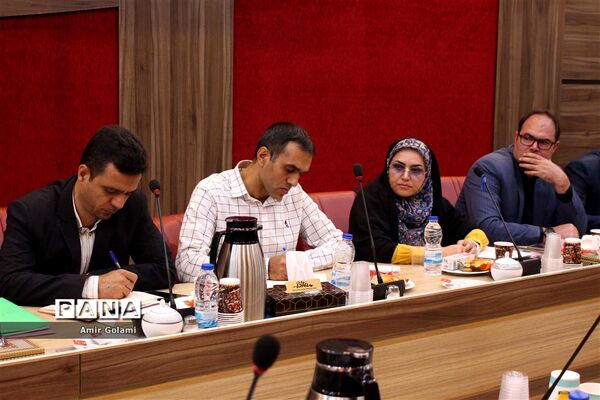 جلسه تشریح دستور العمل ساماندهی نیروی انسانی حوزه معاونت پرورشی و فرهنگی شهرستانهای استان تهران