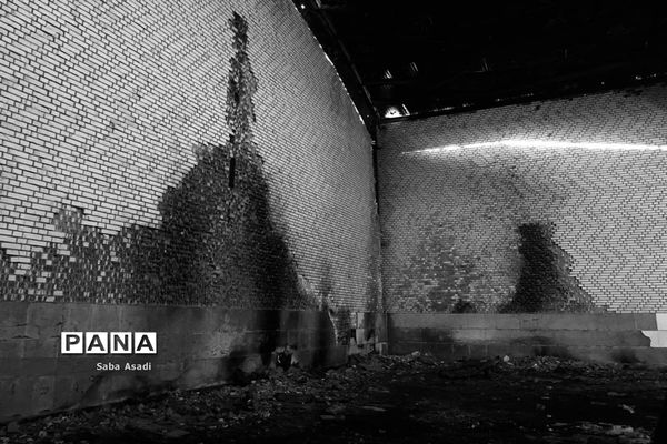 گله دار و سالن ورزشی سوخته