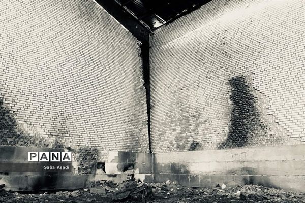 گله دار و سالن ورزشی سوخته