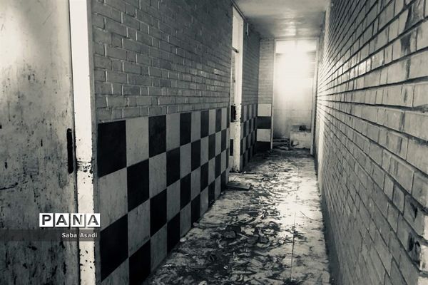 گله دار و سالن ورزشی سوخته