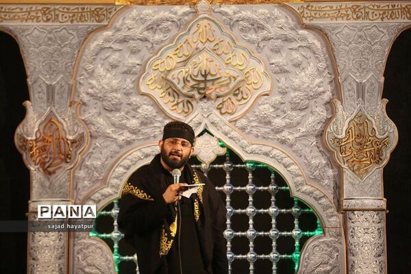 این حسین کیست که عالم همه دیوانه اوست ...