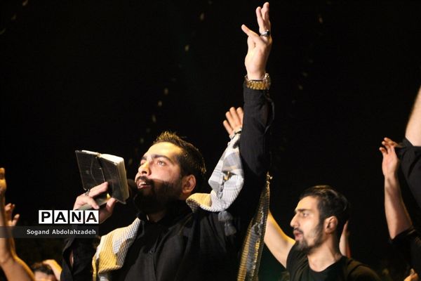 عزاداری مردم ساری در شب هشتم ماه محرم