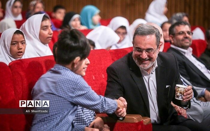 وزیر آموزش‌وپرورش: مراقب سلامت جسمانی دانش‌آموزان به ویژه دختران باشیم