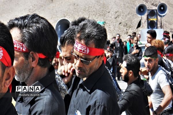 مراسم عزاداری روز تاسوعا حسینی در روستای براندود از توابع شهرستان درمیان