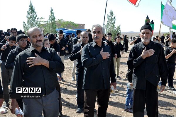 حضور دسته‌های سینه زنی برسر مزار شهید قهرمان شهرستان خوسف  خراسان جنوبی