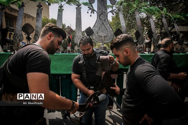 سوگواری تاسوعای حسینی در خیابان گرگان تهران