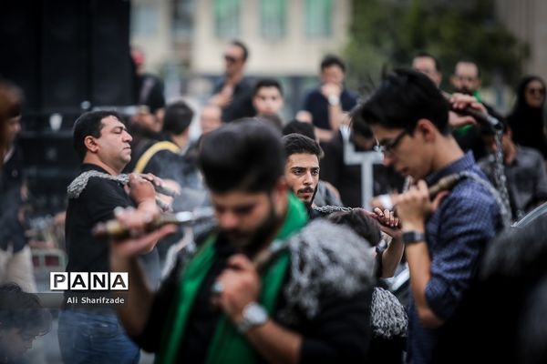 سوگواری تاسوعای حسینی در خیابان گرگان تهران