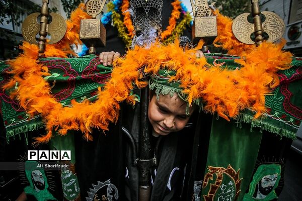 سوگواری تاسوعای حسینی در خیابان گرگان تهران