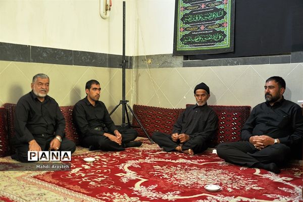 برگزاری زیارت عاشورا درروز عاشورا توسط عزاداران حضرت اباعبدالله