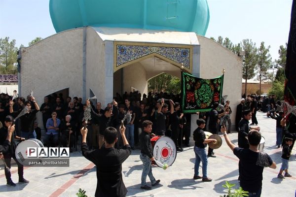 عاشورای حسینی در میدان شهدا ی گمنام یزد