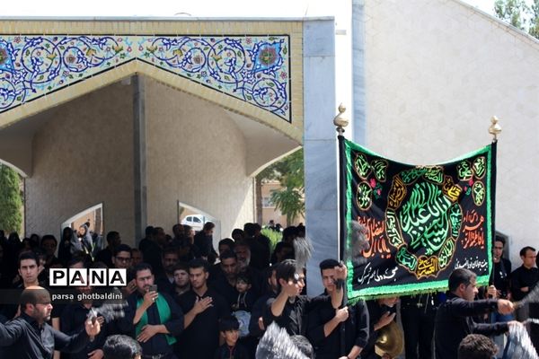 عاشورای حسینی در میدان شهدا ی گمنام یزد