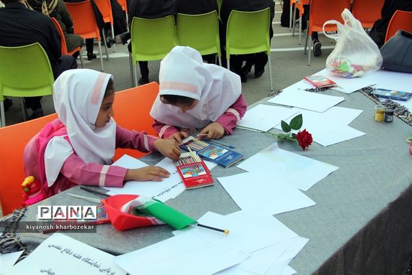 آیین نمادین نواختن  زنگ شکوفه‌ها در ارومیه