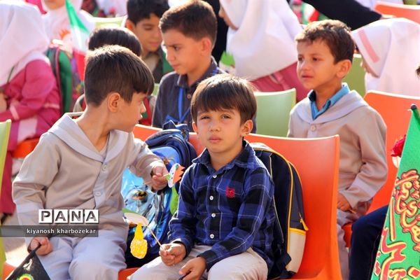 آیین نمادین نواختن  زنگ شکوفه‌ها در ارومیه