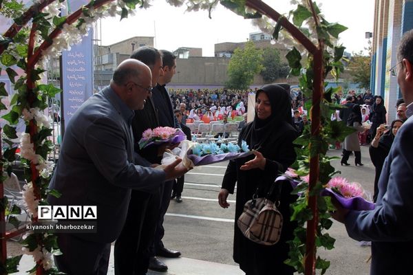 آیین نمادین نواختن  زنگ شکوفه‌ها در ارومیه