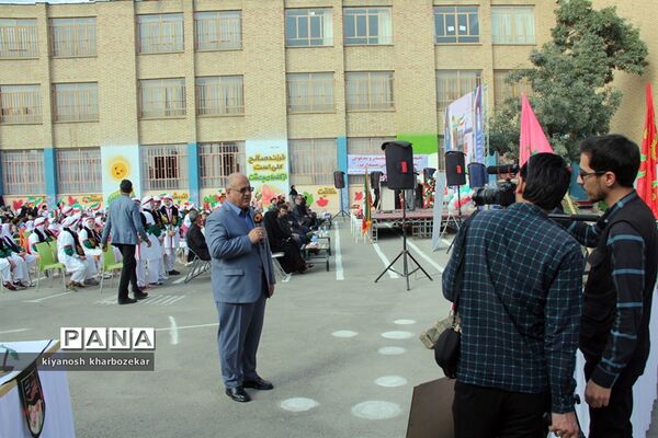 آیین نمادین نواختن  زنگ شکوفه‌ها در ارومیه