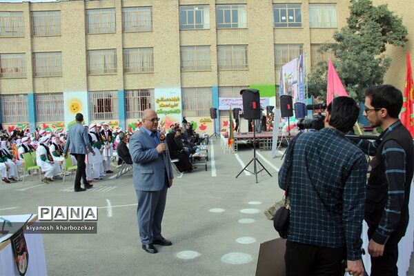 آیین نمادین نواختن  زنگ شکوفه‌ها در ارومیه