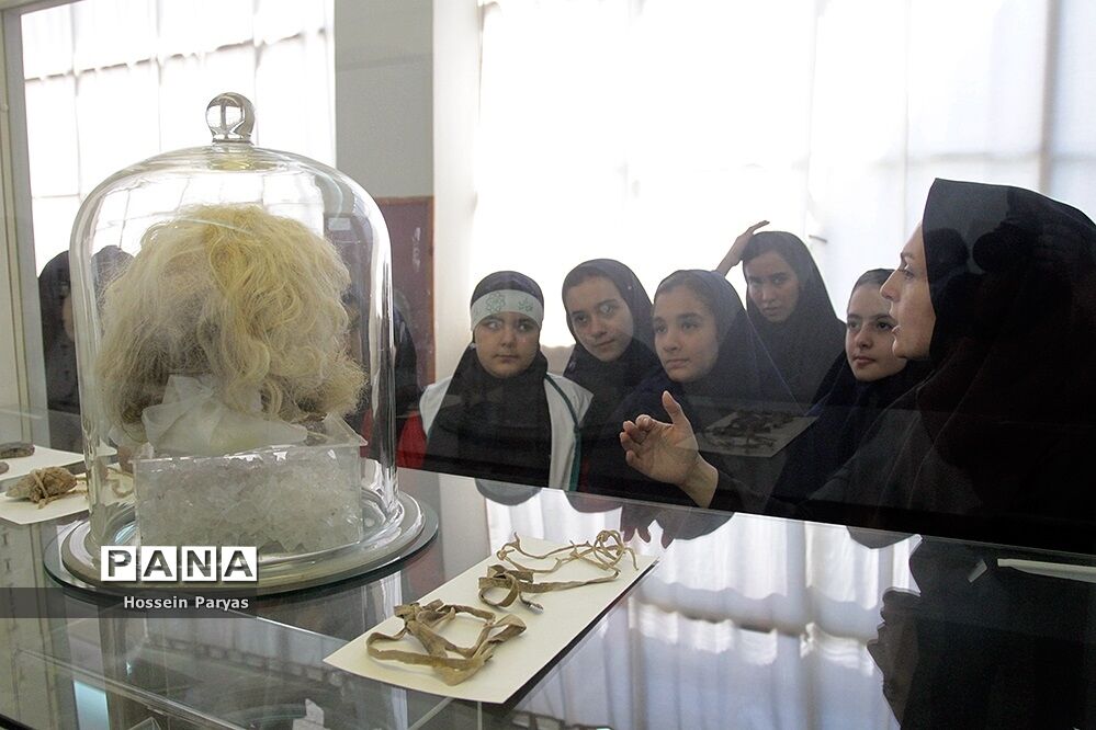 بازدید دانش آموزان از موزه ملی ایران