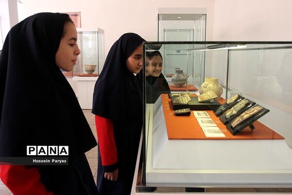 بازدید دانش آموزان از موزه ملی ایران