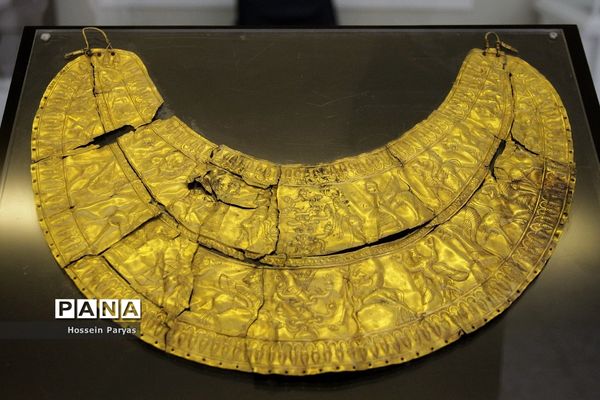 بازدید دانش آموزان از موزه ملی ایران