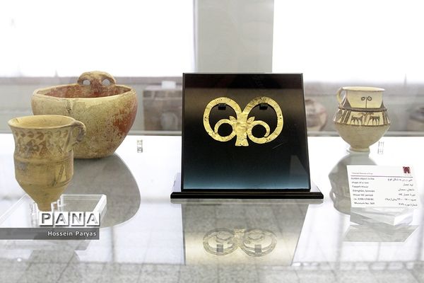 بازدید دانش آموزان از موزه ملی ایران