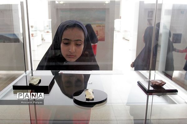 بازدید دانش آموزان از موزه ملی ایران