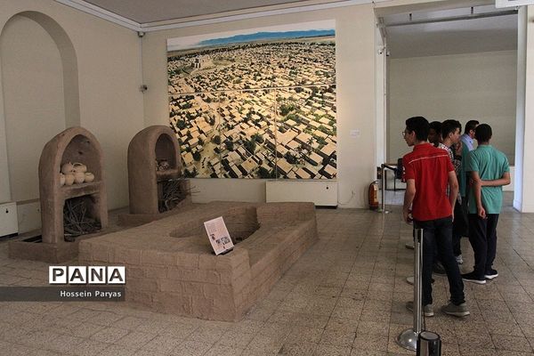 بازدید دانش آموزان از موزه ملی ایران