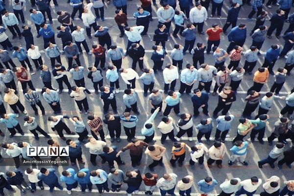 نمایش و نقد و بررسی فیلم اباجان در جزیره کیش