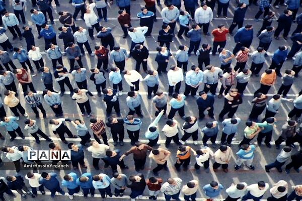 نمایش و نقد و بررسی فیلم اباجان در جزیره کیش