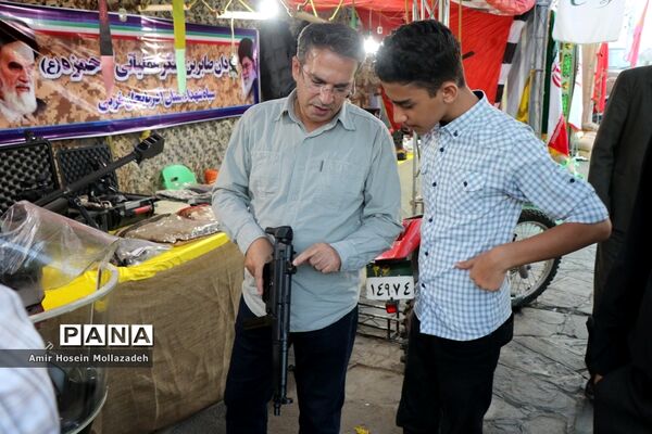 نمایشگاه هفته دفاع مقدس در ارومیه