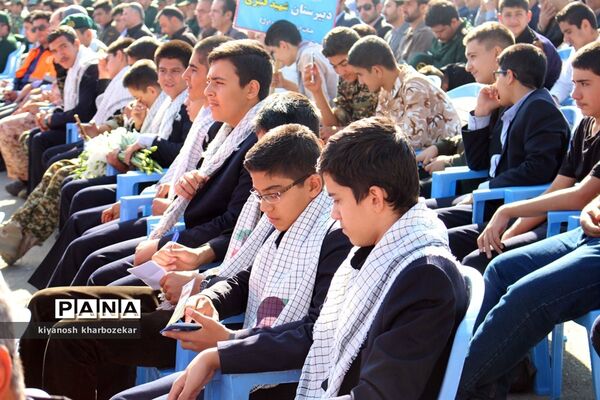 آیین غبار روبی مزار شهدا به مناسبت گرامیداشت هفته دفاع مقدس در ارومیه