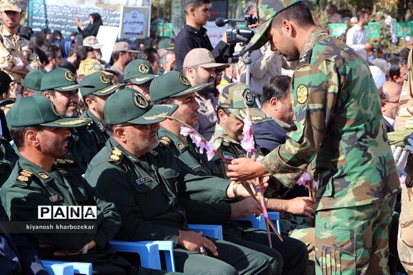 آیین غبار روبی مزار شهدا به مناسبت گرامیداشت هفته دفاع مقدس در ارومیه