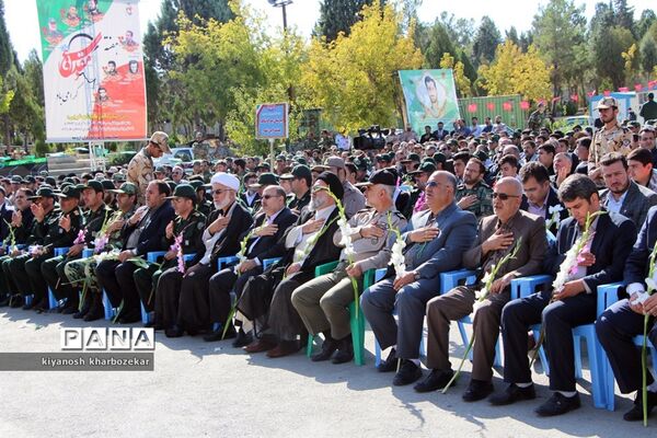 آیین غبار روبی مزار شهدا به مناسبت گرامیداشت هفته دفاع مقدس در ارومیه