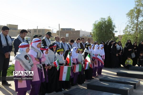 تجدید میثاق فرهنگیان اردستانی با شهدا