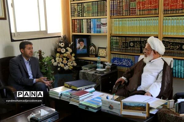 دیدار شهردار اسبق یزد با نماینده ولی فقیه در استان یزد