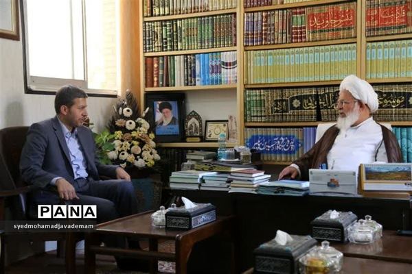 دیدار شهردار اسبق یزد با نماینده ولی فقیه در استان یزد